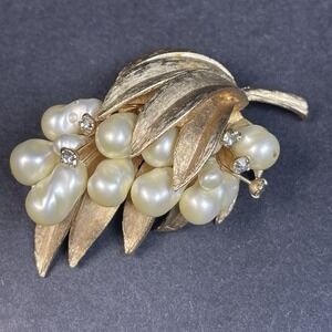 VTG Baroque Pearl Brooch Large Leaf Cluster Gold Tone Pin 1950s‎ Estate Unsigned